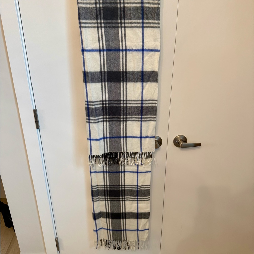GAP Black and White Plaid Scarf